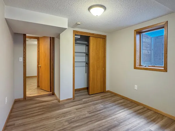 $240,000 | 506 Elaine Avenue, Marshall, MN 56258