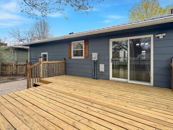 $240,000 | 506 Elaine Avenue, Marshall, MN 56258