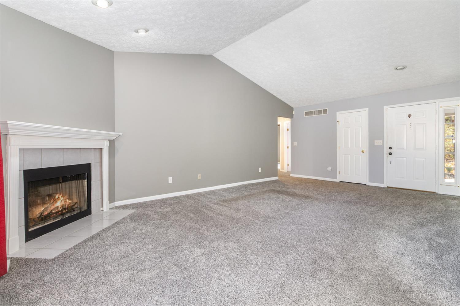 2354 Neeb Road Cincinnati, OH 45238 - Photo 6 of 33