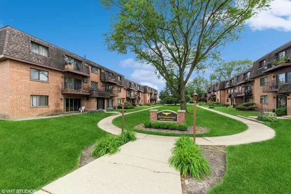 $1,700 | 909 South McKinley Avenue, Unit 2A, Arlington Heights, IL 60005
