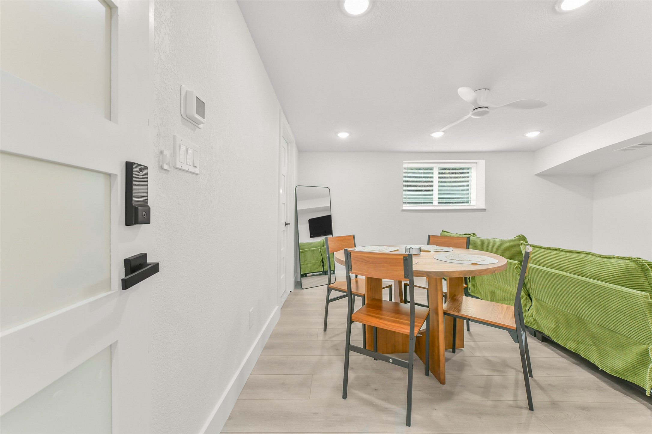 7103 Long Point Road, Unit D Houston, TX 77055 - Photo 7 of 17 Gallery Image 7