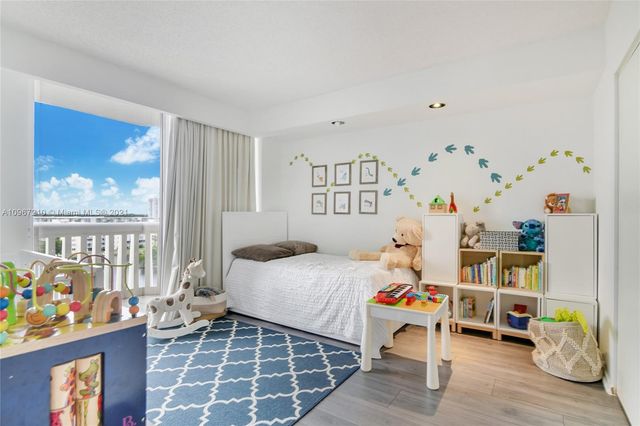 $372,000 | 1000 West Island Boulevard, Unit 809, Aventura, FL 33160