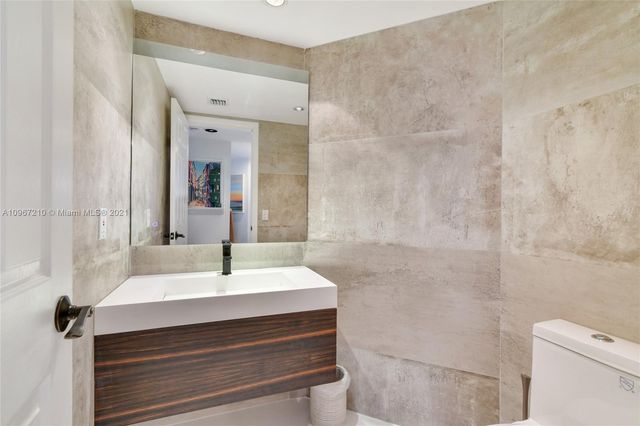 $372,000 | 1000 West Island Boulevard, Unit 809, Aventura, FL 33160