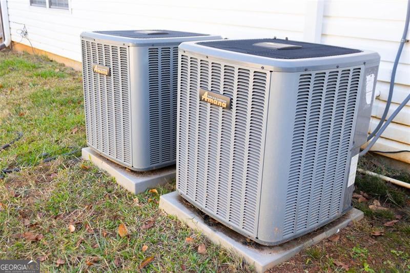 6232 Springwater Lane Lithonia, GA 30058 - Photo 27 of 32 a view of a backyard with pathway