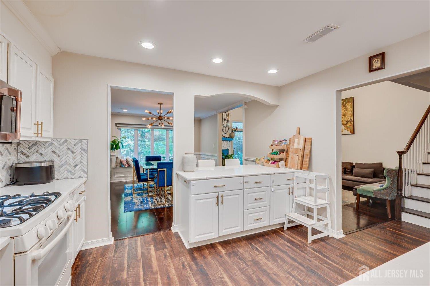 162 Coppertree Court Edison, NJ 08820 - Photo 9 of 35