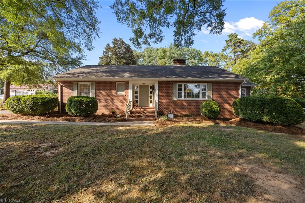 502 West Hunter Street Madison, NC 27025 - Photo 32 of 41