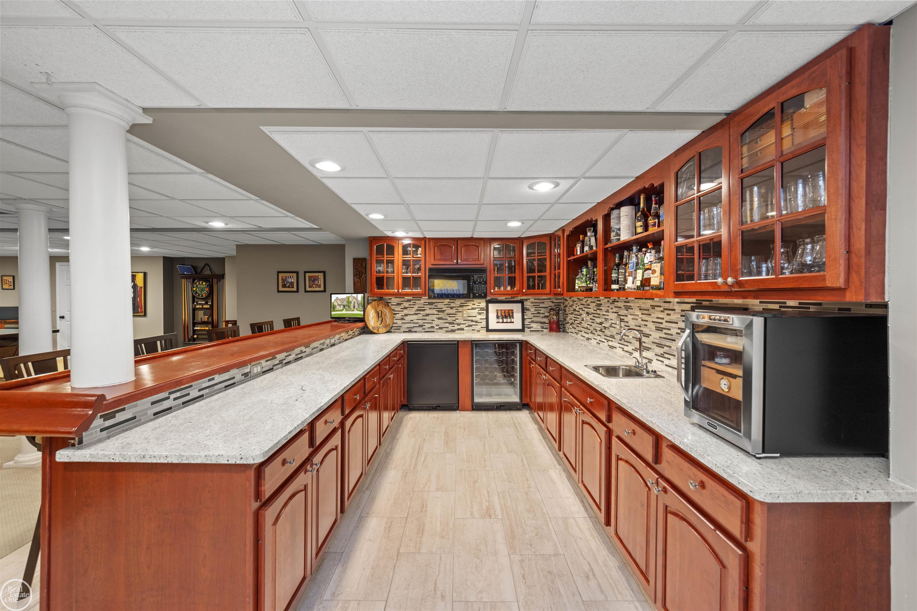 5566 Murfield Drive Rochester, MI 48306 - Photo 71 of 78 50178509-ef26ea7e-d7c4-4c43-85bb-122775f7e376.JPG