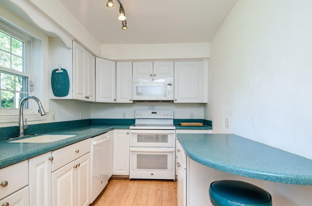 6 Robinhood Road Natick, MA 01760 - Photo 10 of 16 Gallery Image 10