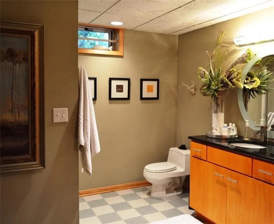 301 Stuart Way Erie, PA 16509 - Photo 35 of 50 Lower level suite offers a spacious full bath