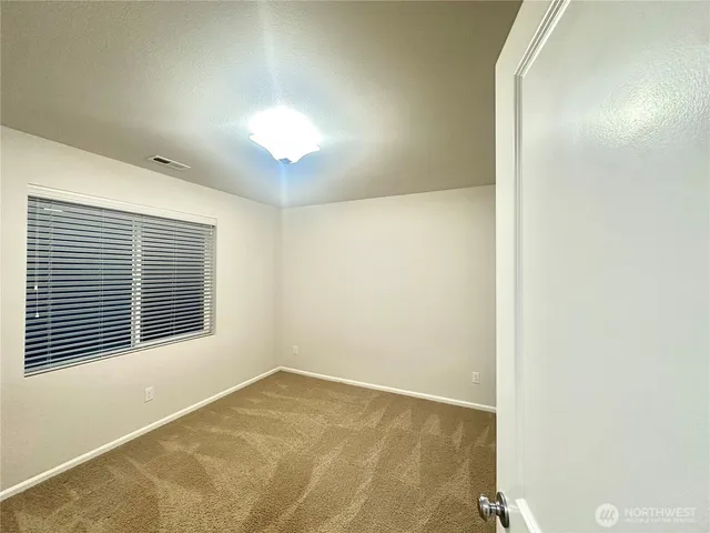 $3,200 | 32315 47th Avenue South, Auburn, WA 98001