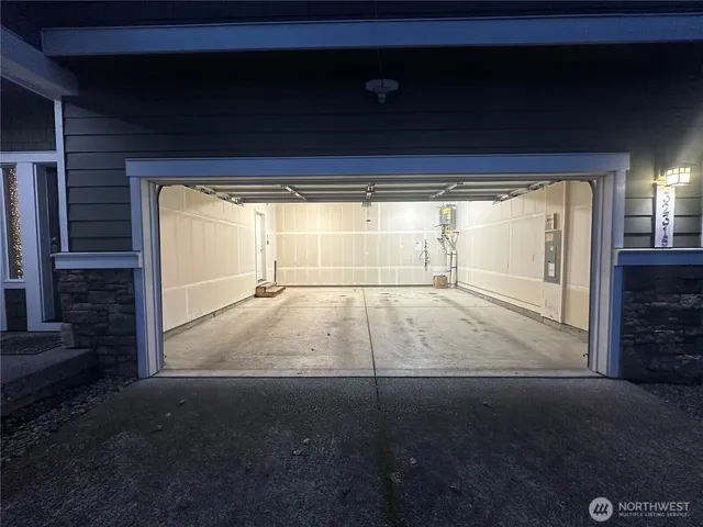 $3,200 | 32315 47th Avenue South, Auburn, WA 98001