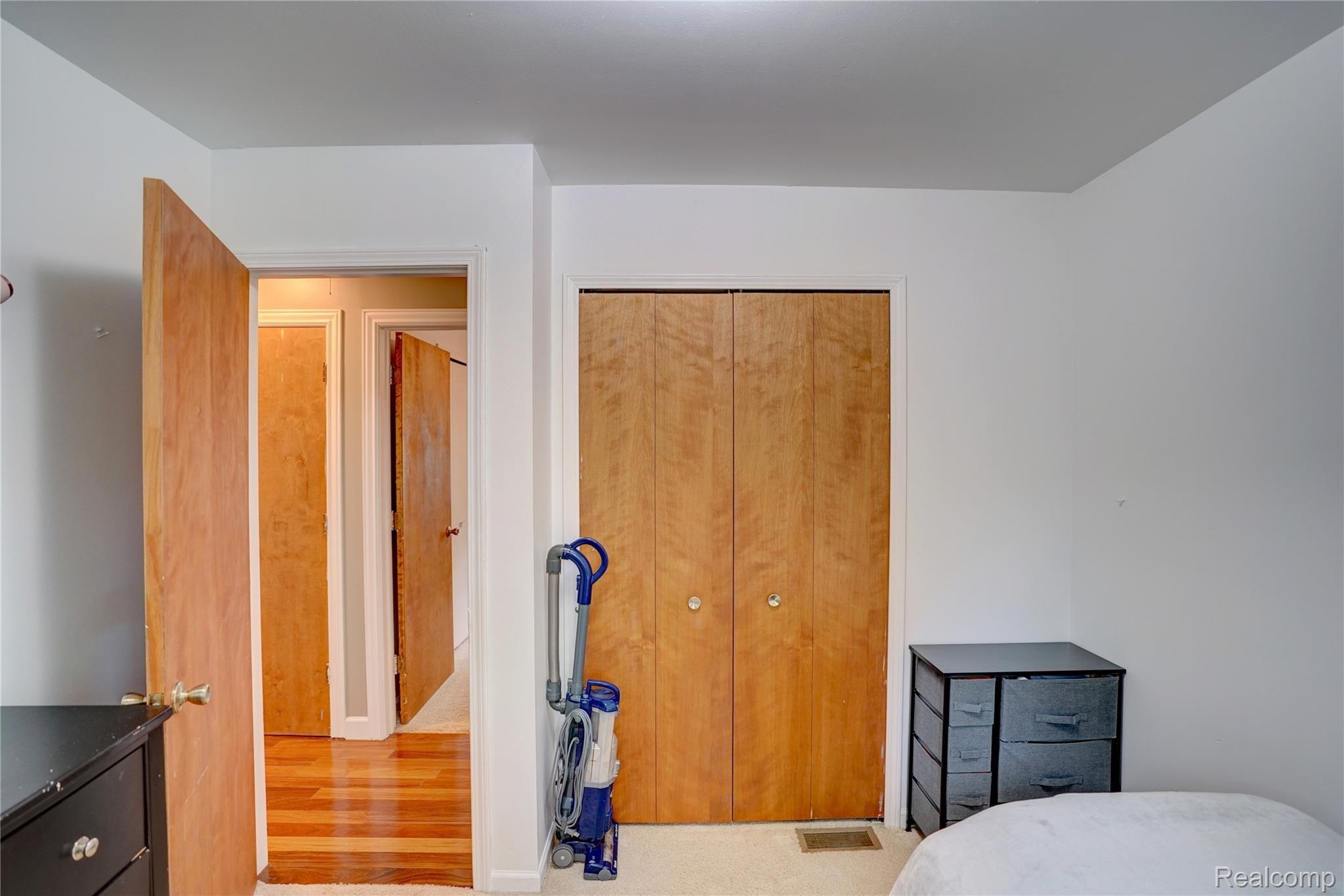 3865 Elmhurst Road Waterford, MI 48328 - Photo 22 of 49 3865 Elmhurst Rd 31.jpg
