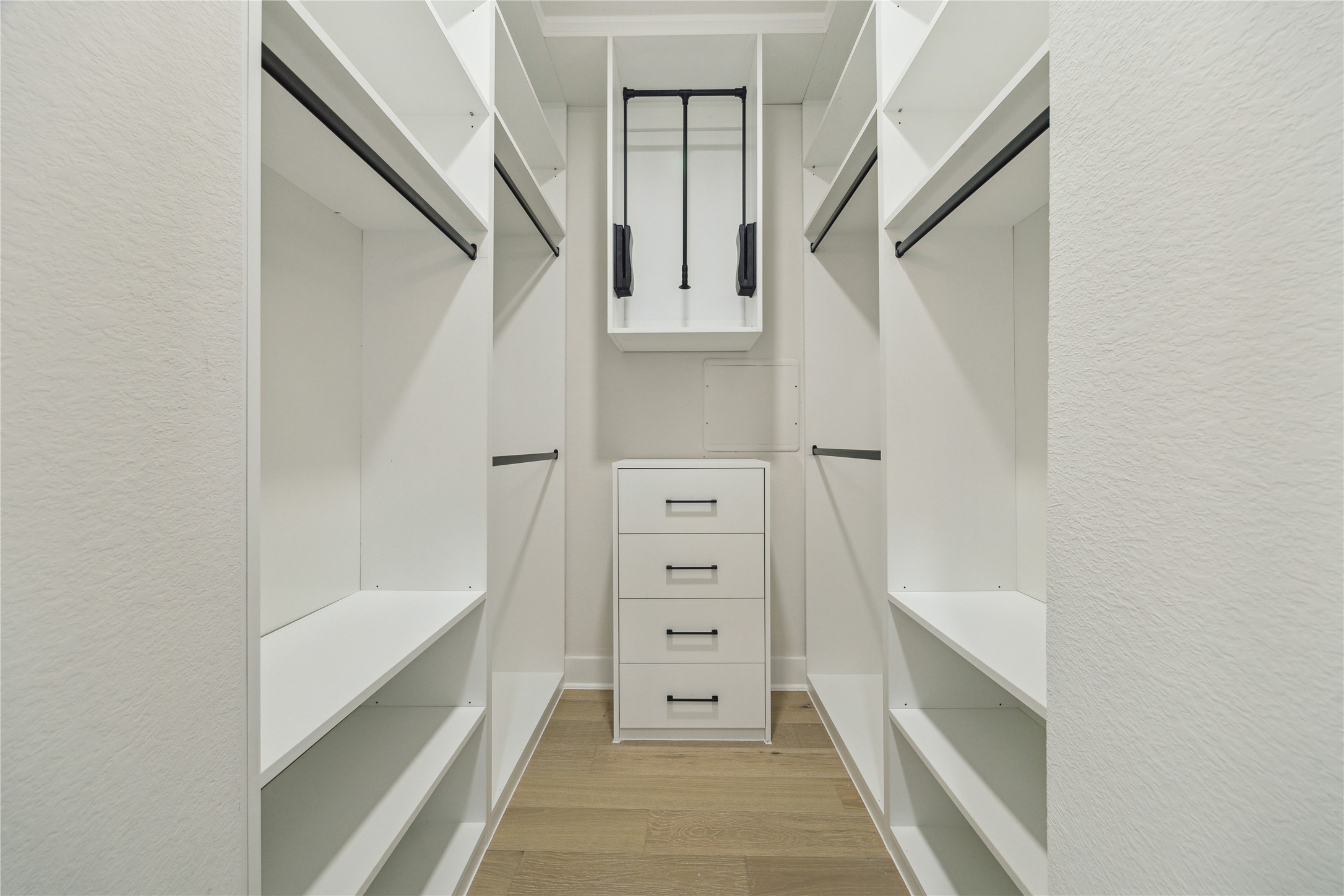 3911 Tulane Street, Unit B Houston, TX 77018 - Photo 19 of 37 Spacious dual primary closets offer ample storage and organization.