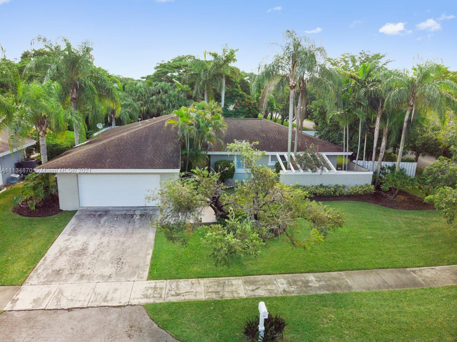 11121 Southwest 110th Road Miami, FL 33176 - Photo 2 of 41 Gallery Image 2