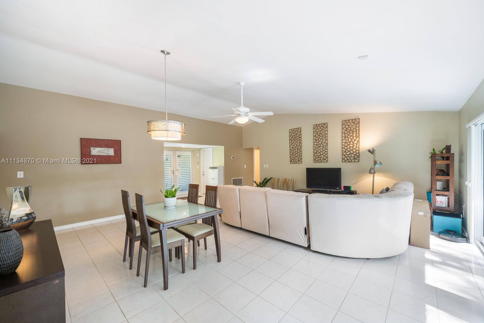 11121 Southwest 110th Road Miami, FL 33176 - Photo 13 of 41 Gallery Image 13