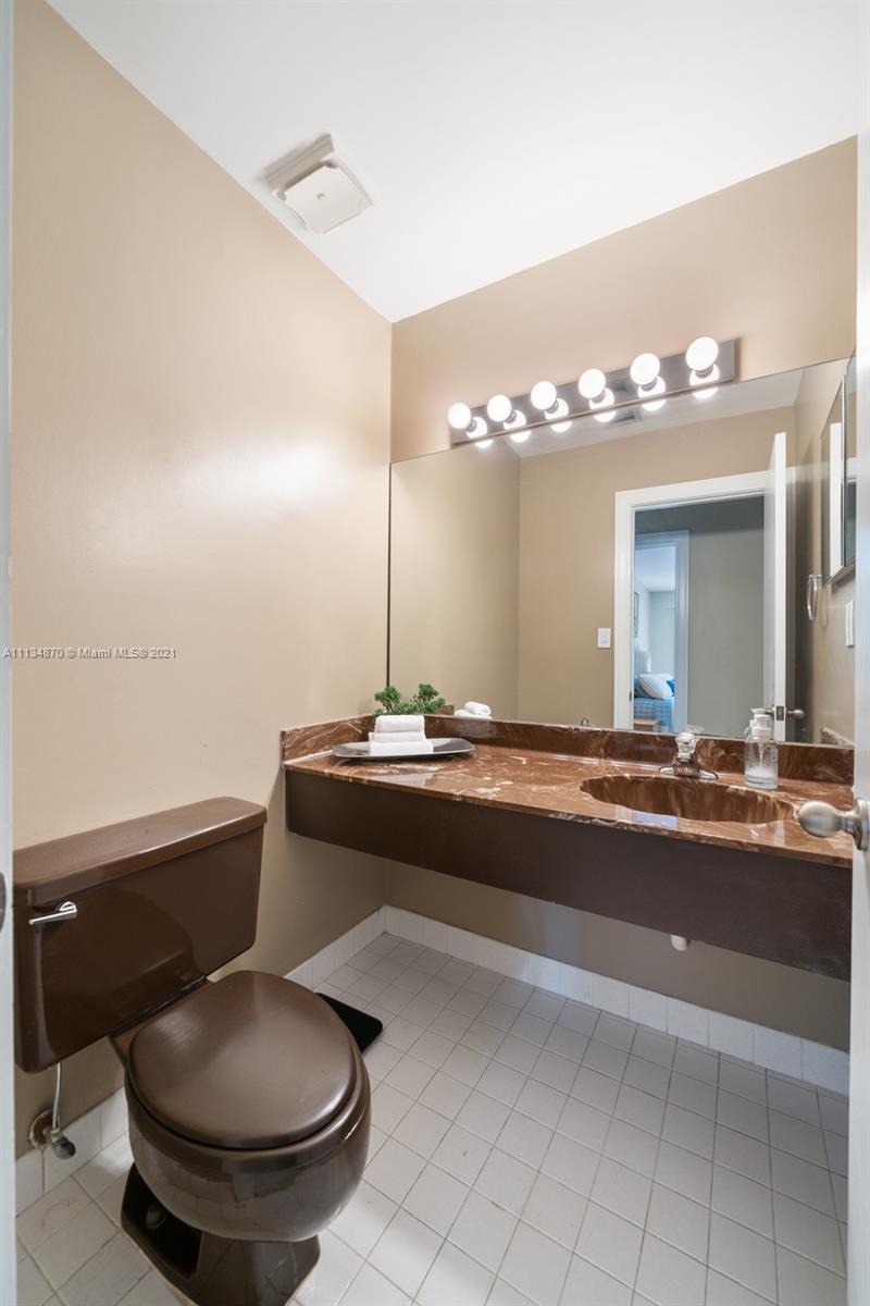 11121 Southwest 110th Road Miami, FL 33176 - Photo 24 of 41 Gallery Image 24