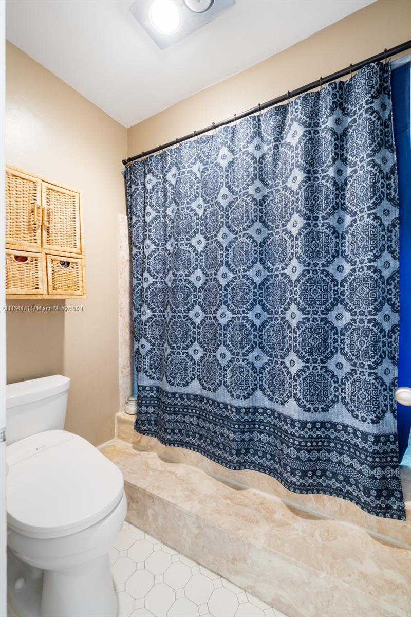 11121 Southwest 110th Road Miami, FL 33176 - Photo 29 of 41 Gallery Image 29