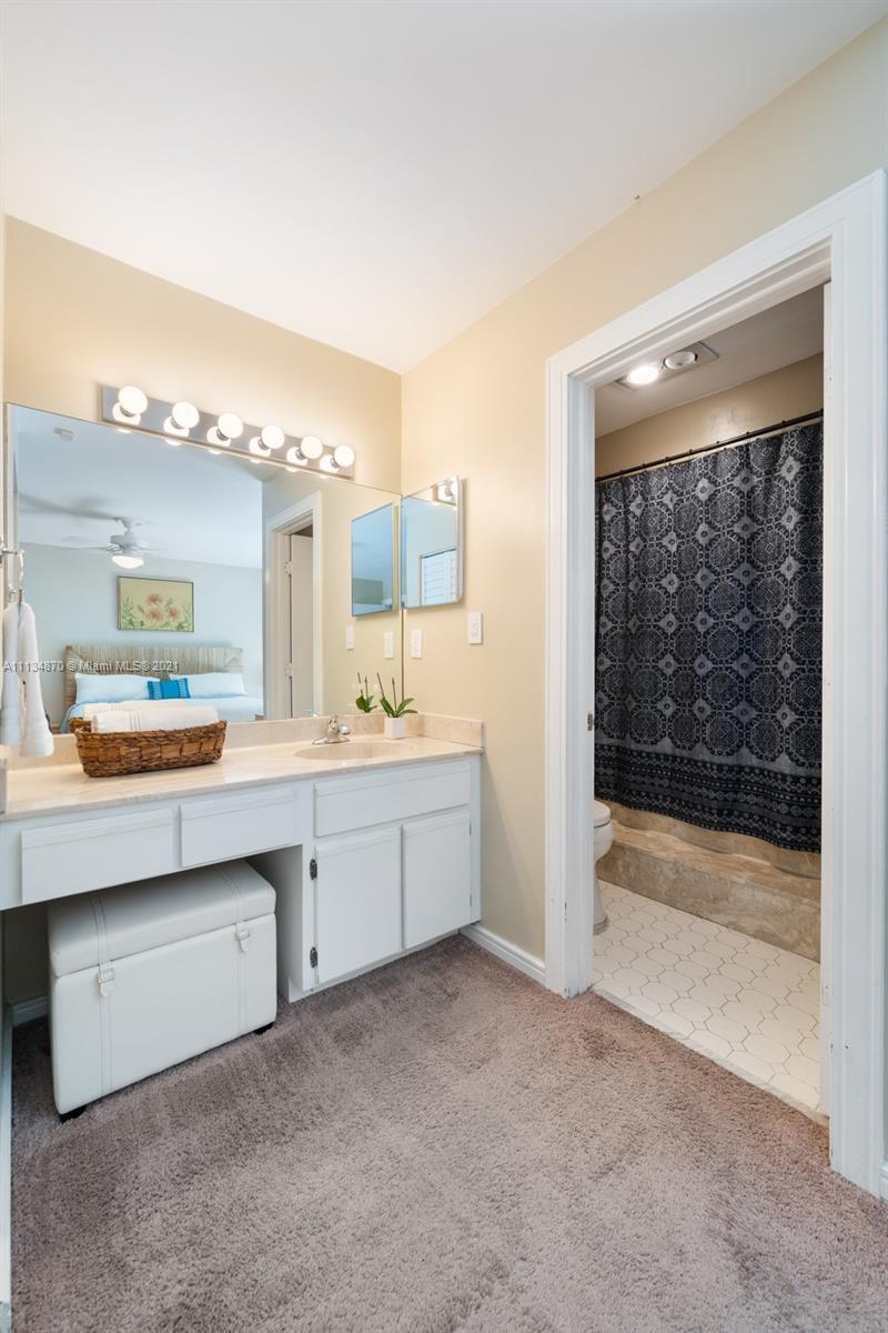 11121 Southwest 110th Road Miami, FL 33176 - Photo 30 of 41 Gallery Image 30