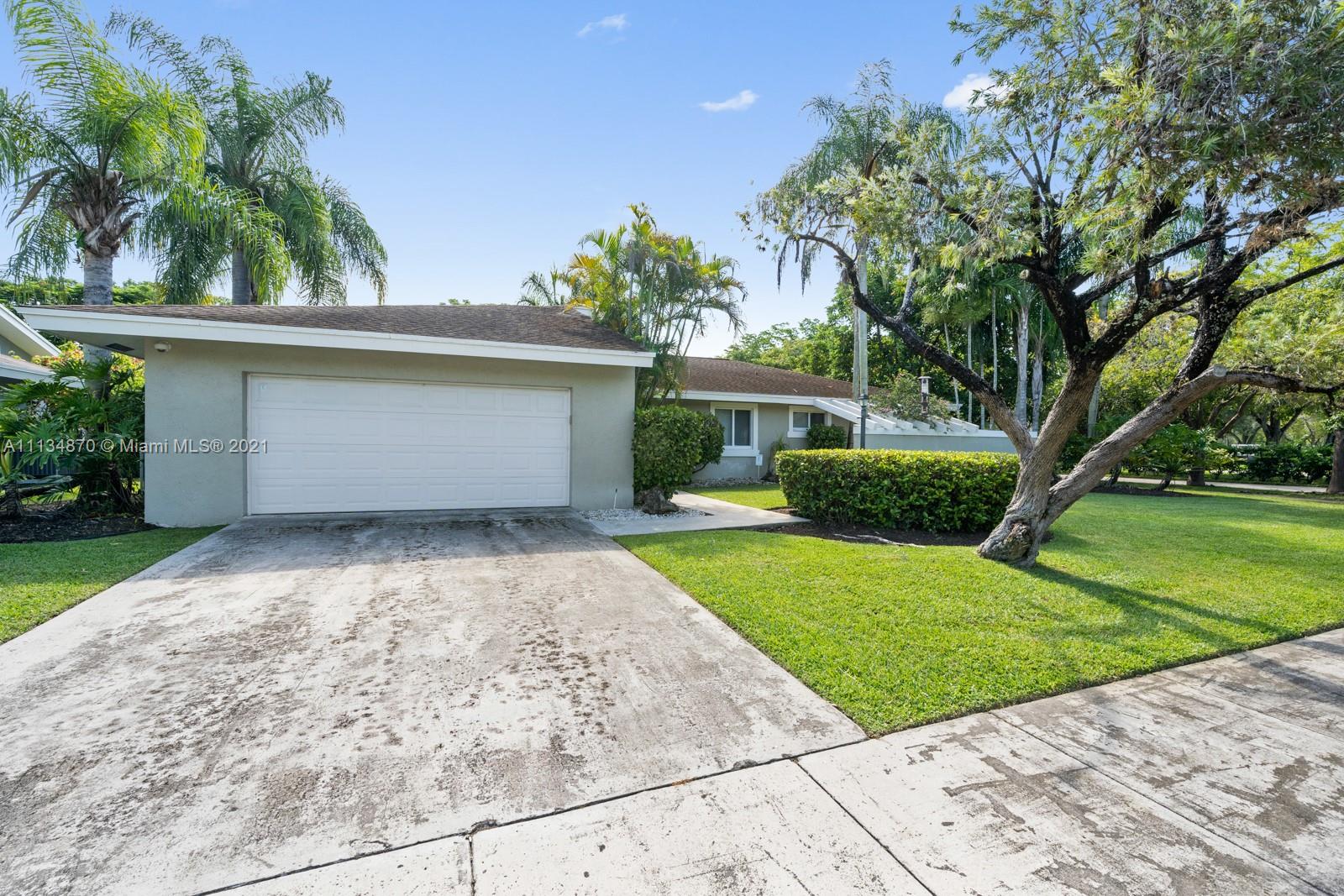 11121 Southwest 110th Road Miami, FL 33176 - Photo 5 of 41 Gallery Image 5