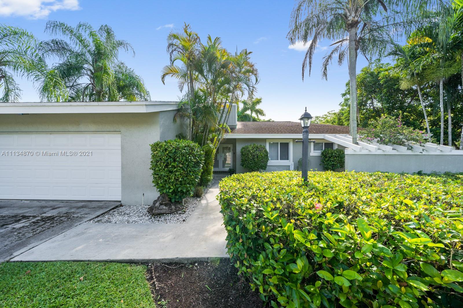 11121 Southwest 110th Road Miami, FL 33176 - Photo 8 of 41 Gallery Image 8