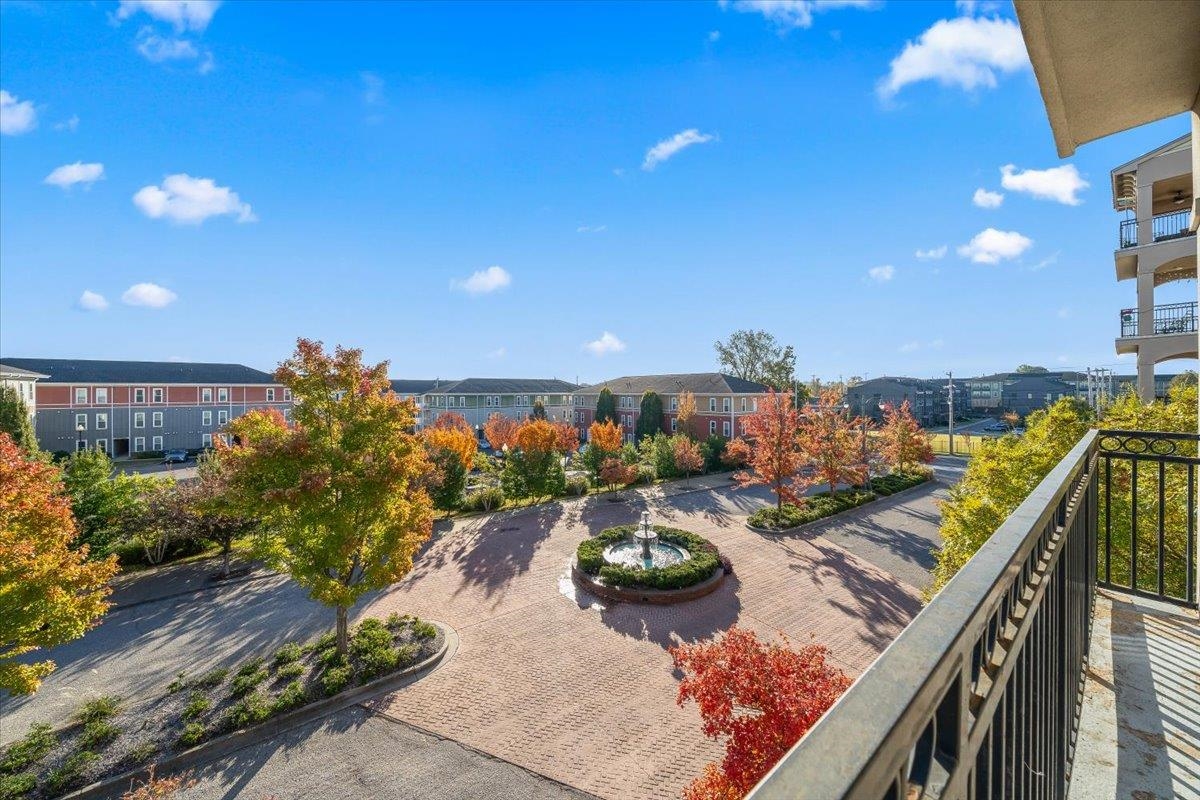 665 Tennessee Street, Unit 301 Memphis, TN 38103 - Photo 20 of 38 a view of a balcony and chairs