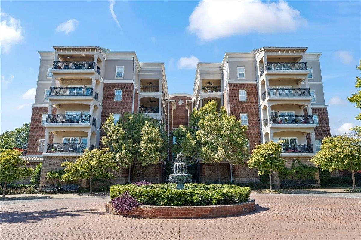 665 Tennessee Street, Unit 301 Memphis, TN 38103 - Photo 33 of 38 a front view of a multi story building