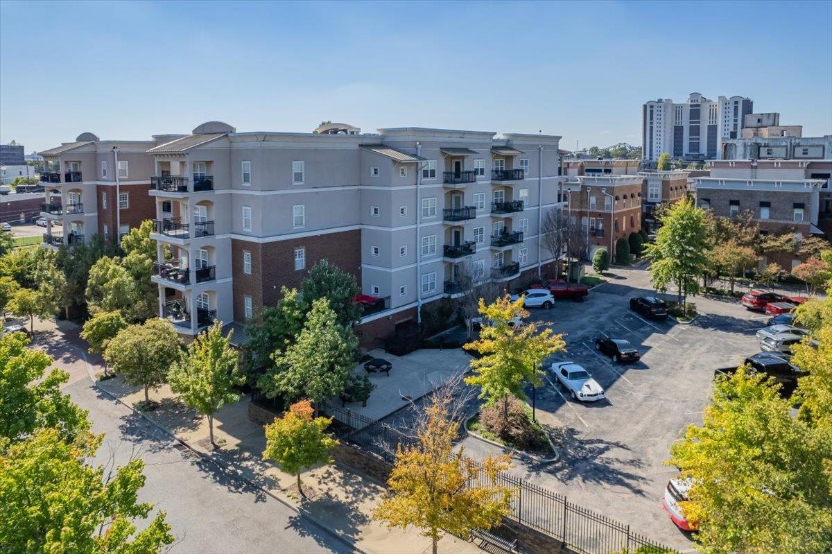 665 Tennessee Street, Unit 301 Memphis, TN 38103 - Photo 36 of 38 a aerial view of a house