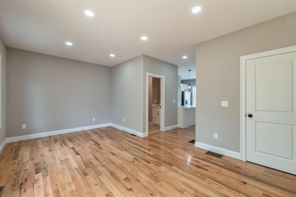 364 High Street Fall River, MA 02720 - Photo 15 of 34