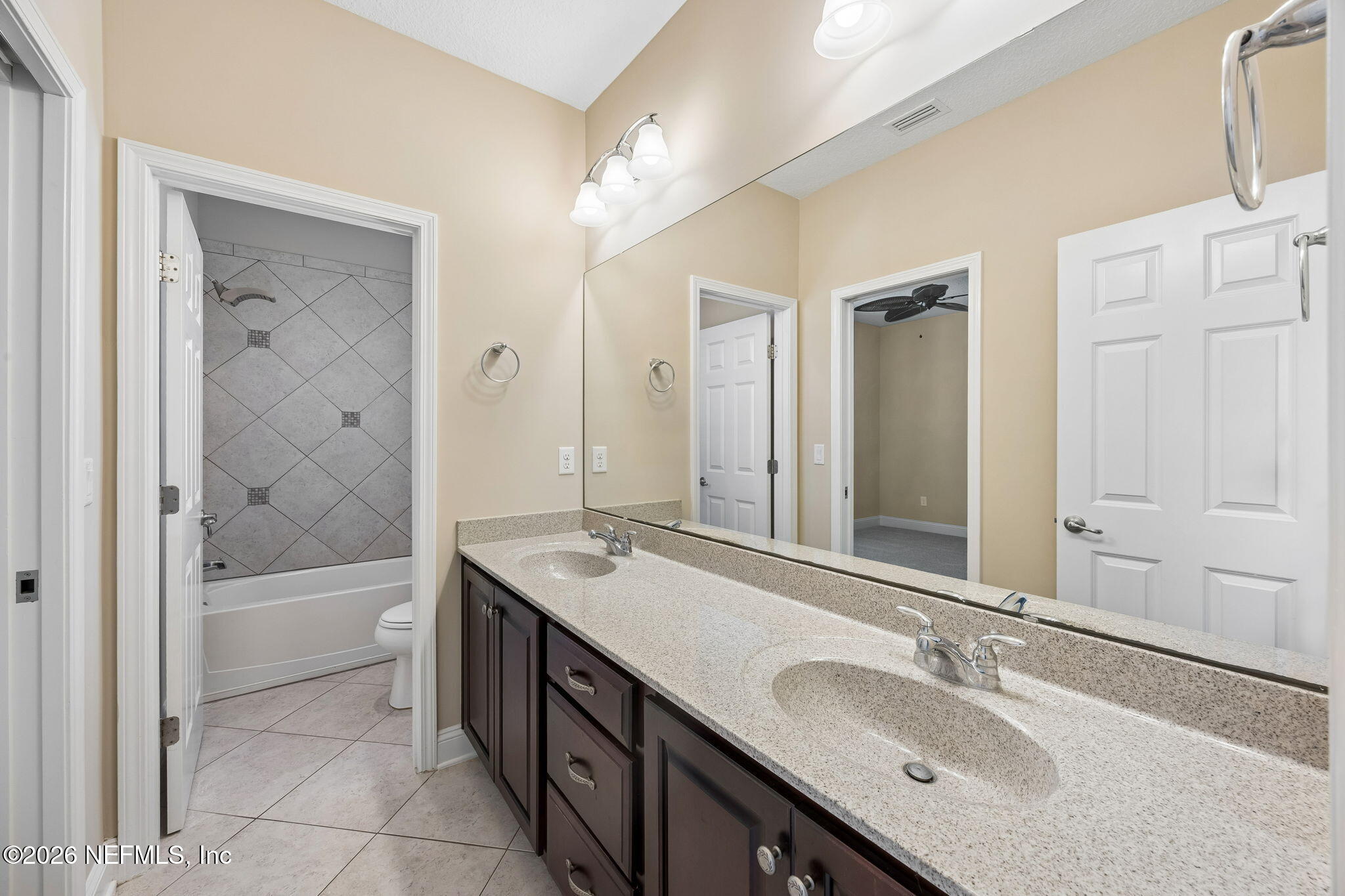 281 Pelican Pointe Road Ponte Vedra, FL 32081 - Photo 24 of 46 24 - shared guest bath