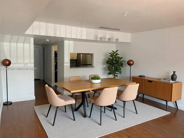 $2,200 | 250 Northwest 107th Avenue, Unit 222, Miami, FL 33172