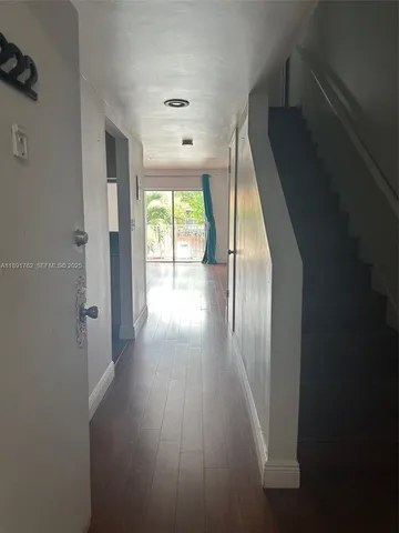 $2,200 | 250 Northwest 107th Avenue, Unit 222, Miami, FL 33172