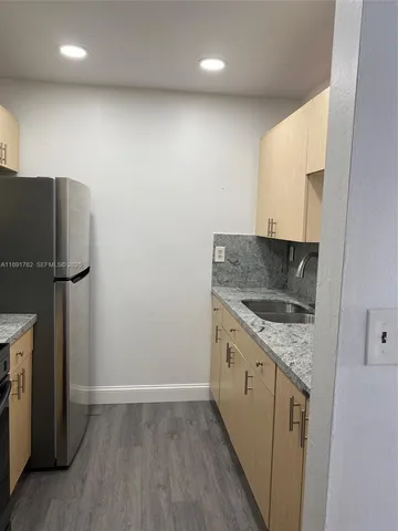 $2,200 | 250 Northwest 107th Avenue, Unit 222, Miami, FL 33172