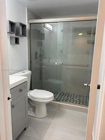 $2,200 | 250 Northwest 107th Avenue, Unit 222, Miami, FL 33172