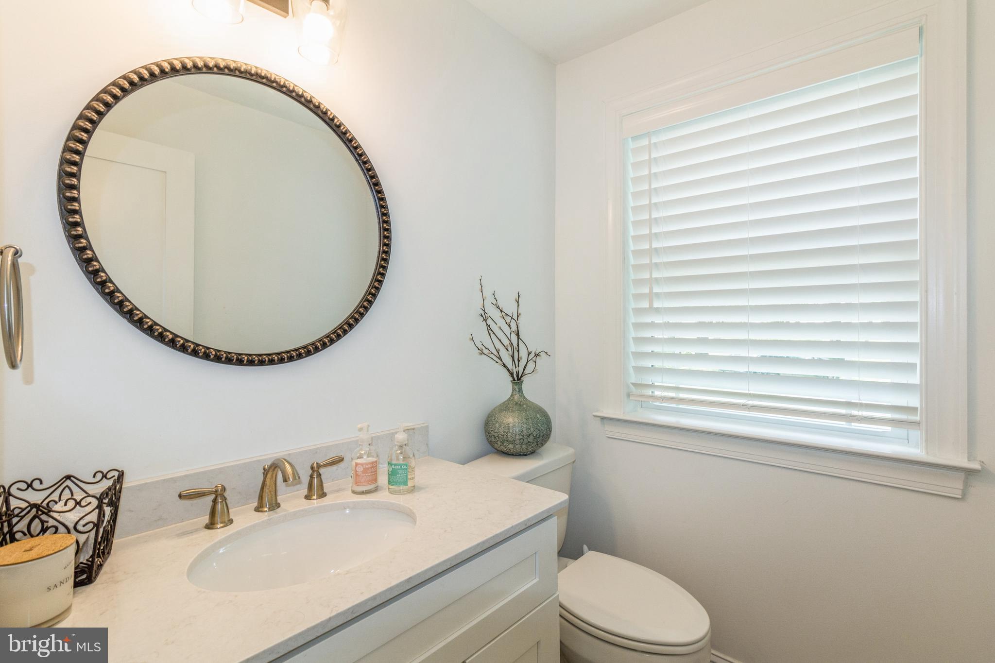 6499 Limestone Road Hockessin, DE 19707 - Photo 11 of 28 Main level 1/2 bath