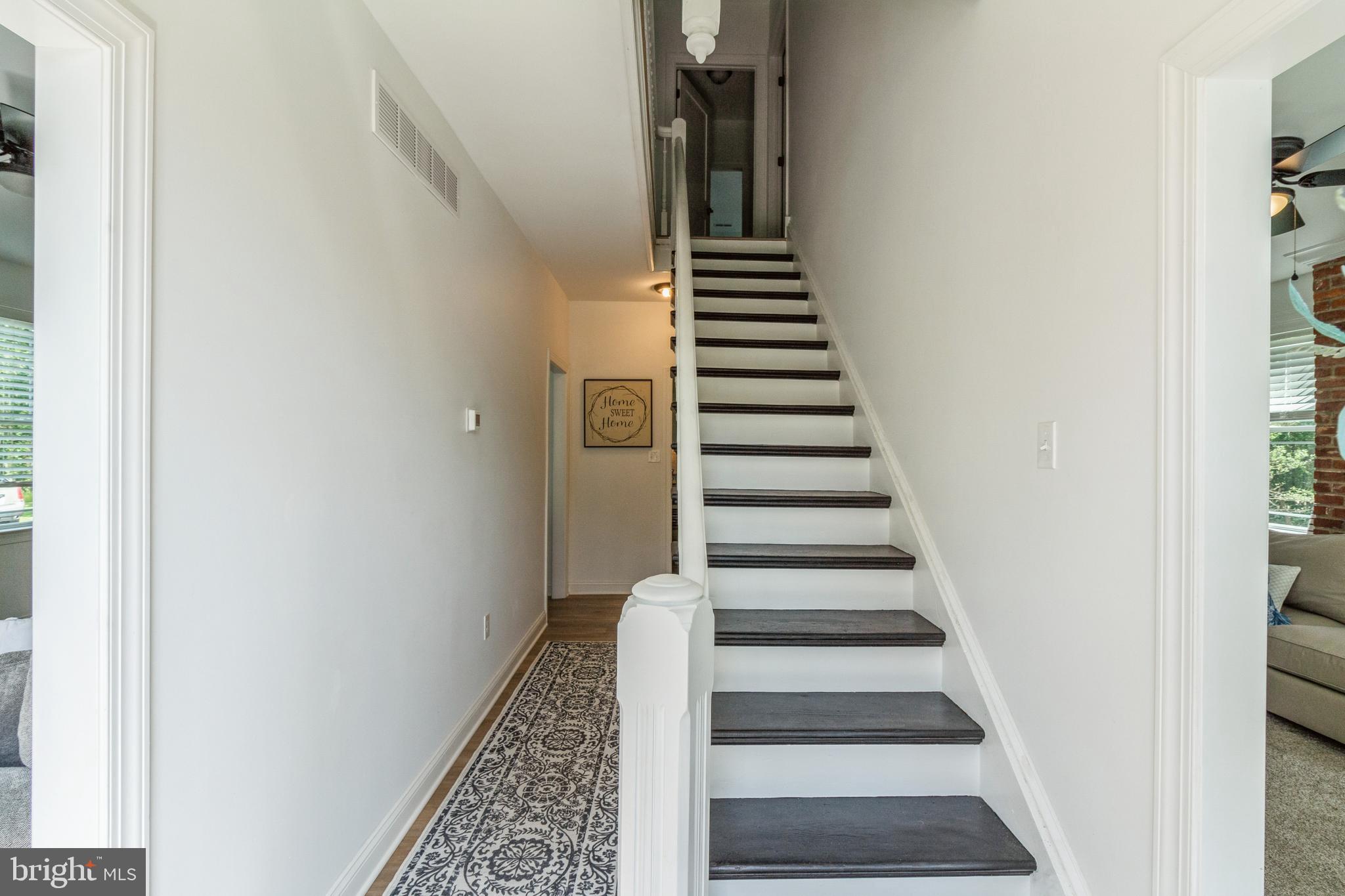 6499 Limestone Road Hockessin, DE 19707 - Photo 2 of 28 Entry