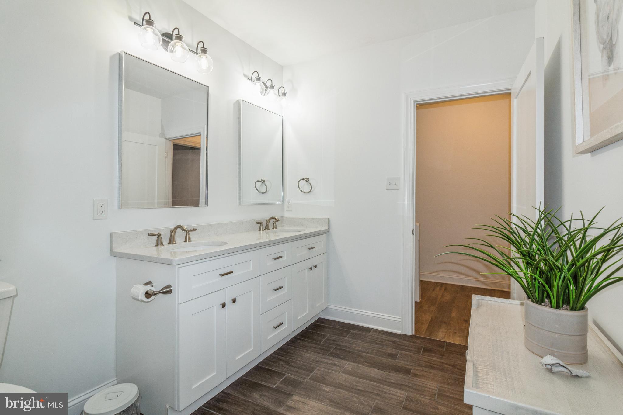 6499 Limestone Road Hockessin, DE 19707 - Photo 21 of 28 Main Hall Bath