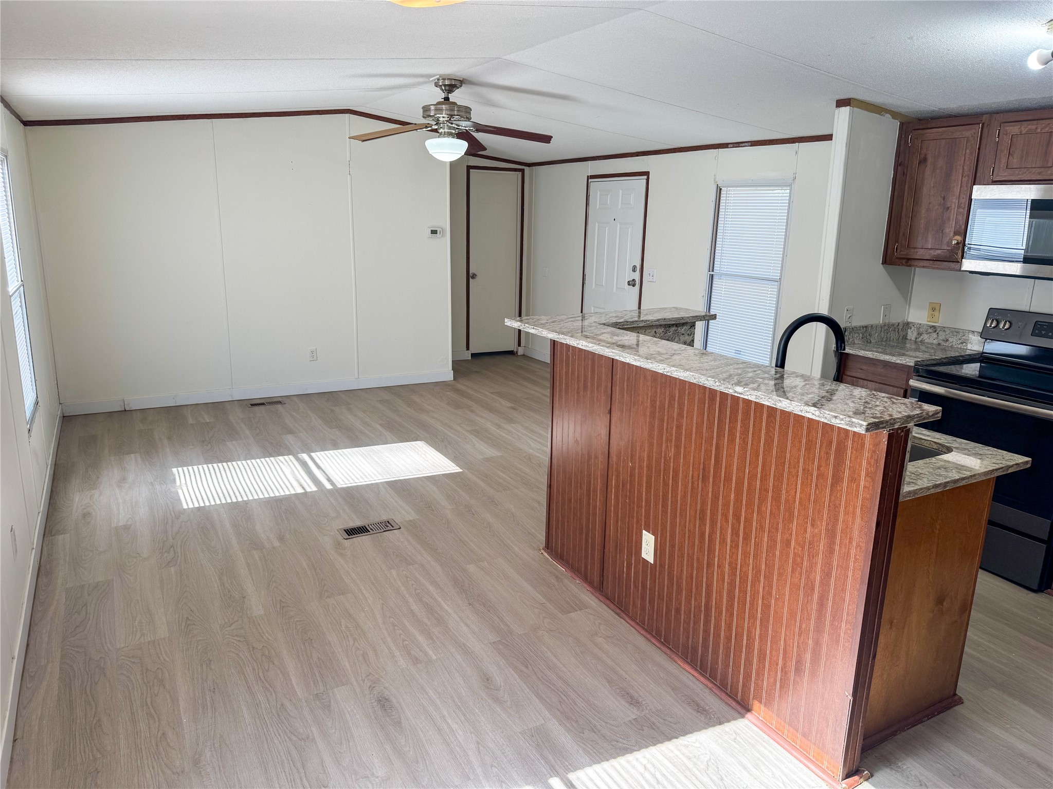 39 County Road 3478 Cleveland, TX 77327 - Photo 8 of 20 Dining area