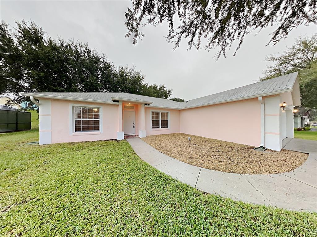 1064 Scenic View Circle Minneola, FL 34715 - Photo 2 of 29