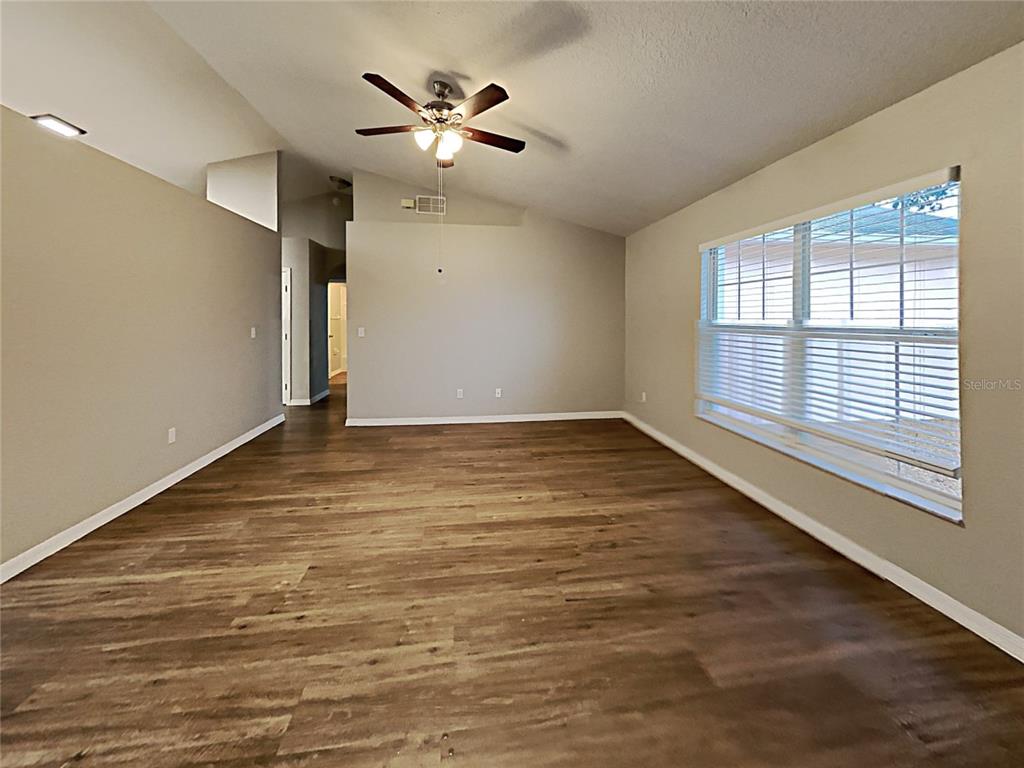 1064 Scenic View Circle Minneola, FL 34715 - Photo 7 of 29