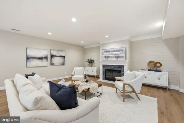 $3,299,000 | 439 Lewis Street Northwest, Vienna, VA 22180