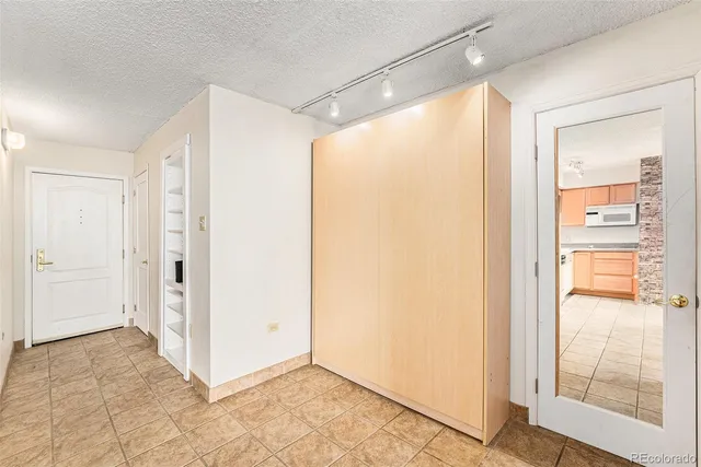 $1,000 | 1020 15th Street, Unit 27B, Denver, CO 80202