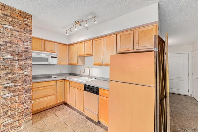 $1,000 | 1020 15th Street, Unit 27B, Denver, CO 80202