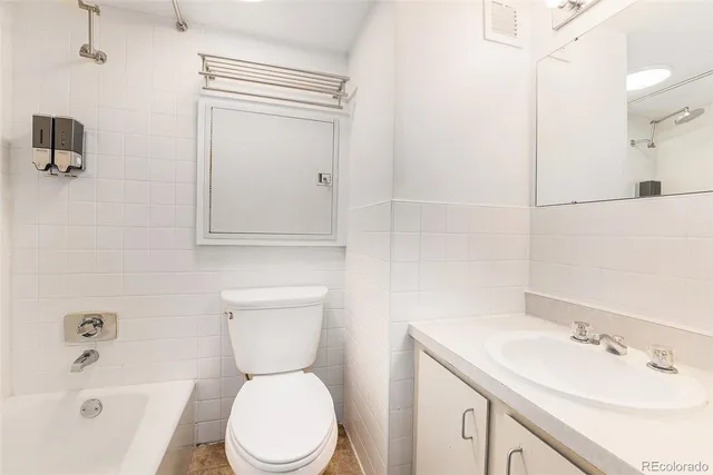 $1,000 | 1020 15th Street, Unit 27B, Denver, CO 80202