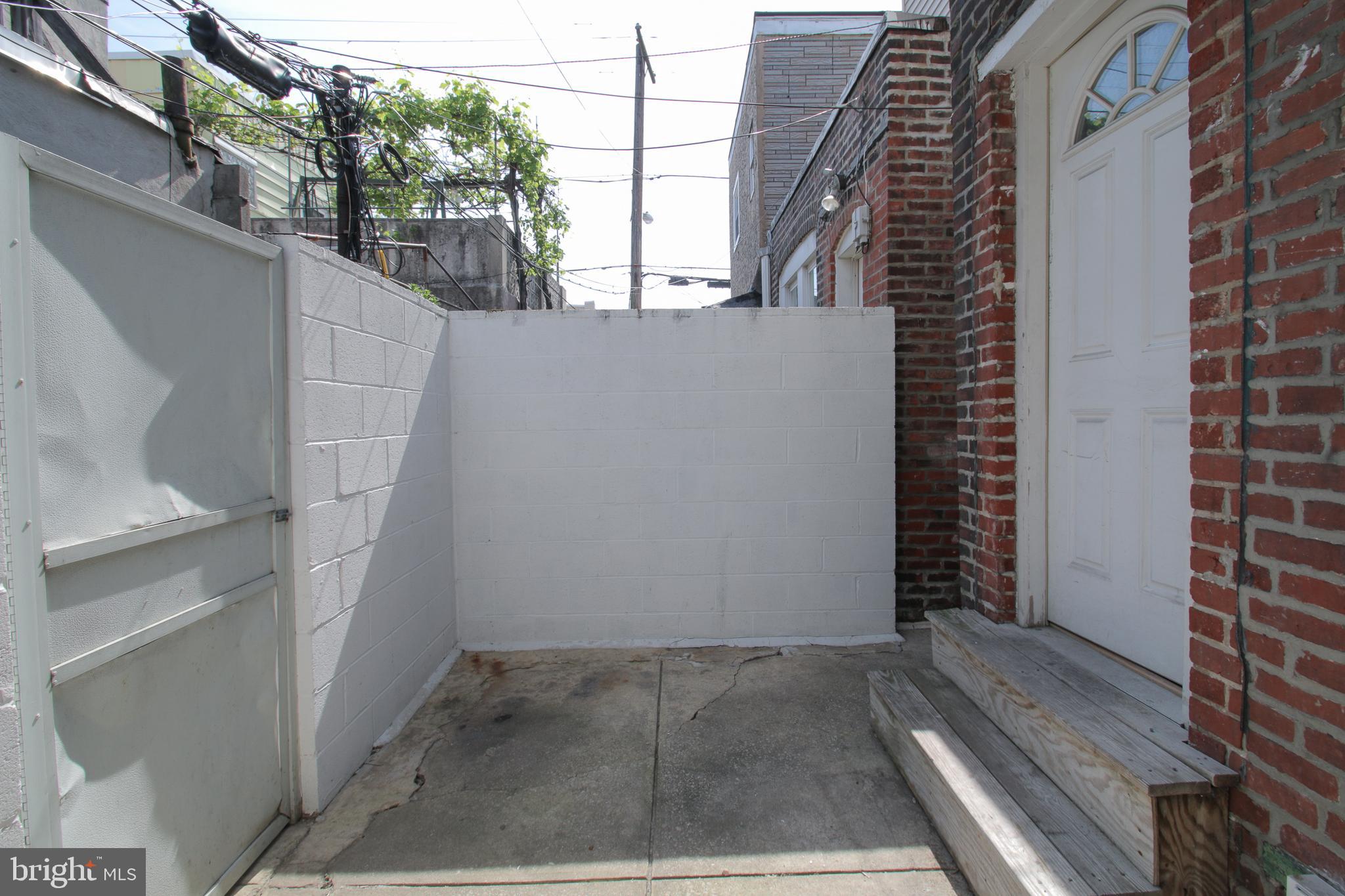 405 Tree Street Philadelphia, PA 19148 - Photo 14 of 28 Backyard