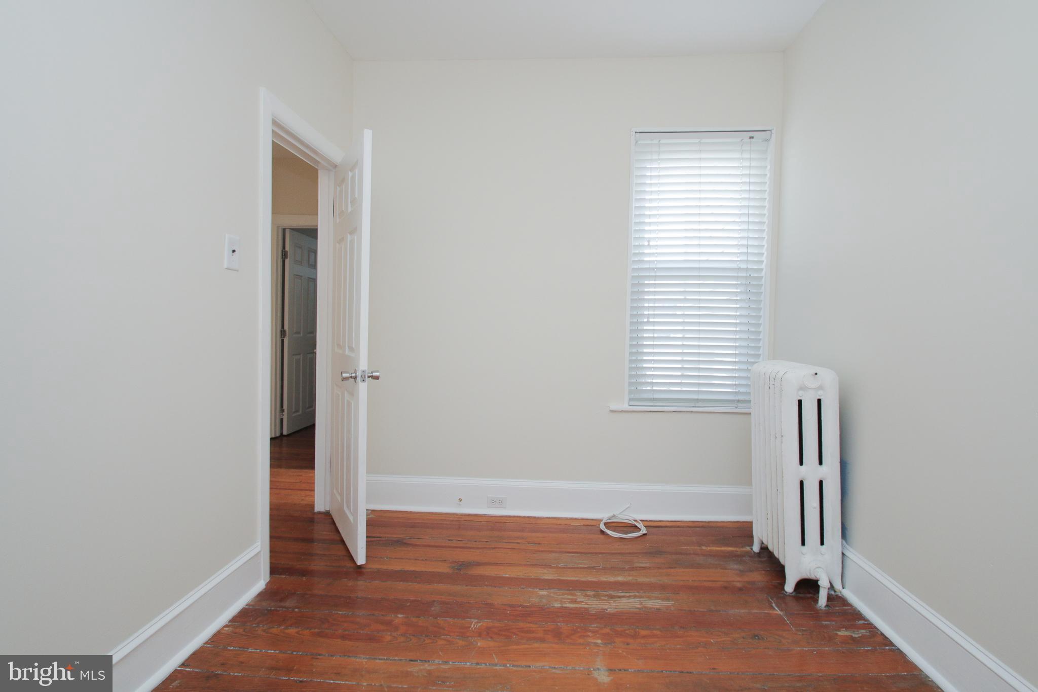 405 Tree Street Philadelphia, PA 19148 - Photo 18 of 28 3rd Bedroom