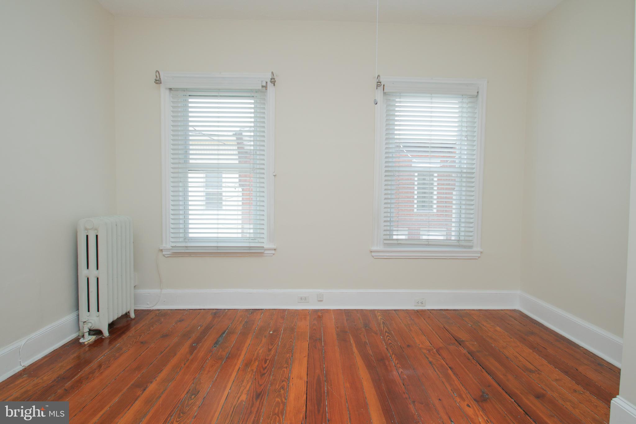 405 Tree Street Philadelphia, PA 19148 - Photo 20 of 28 Main Bedroom