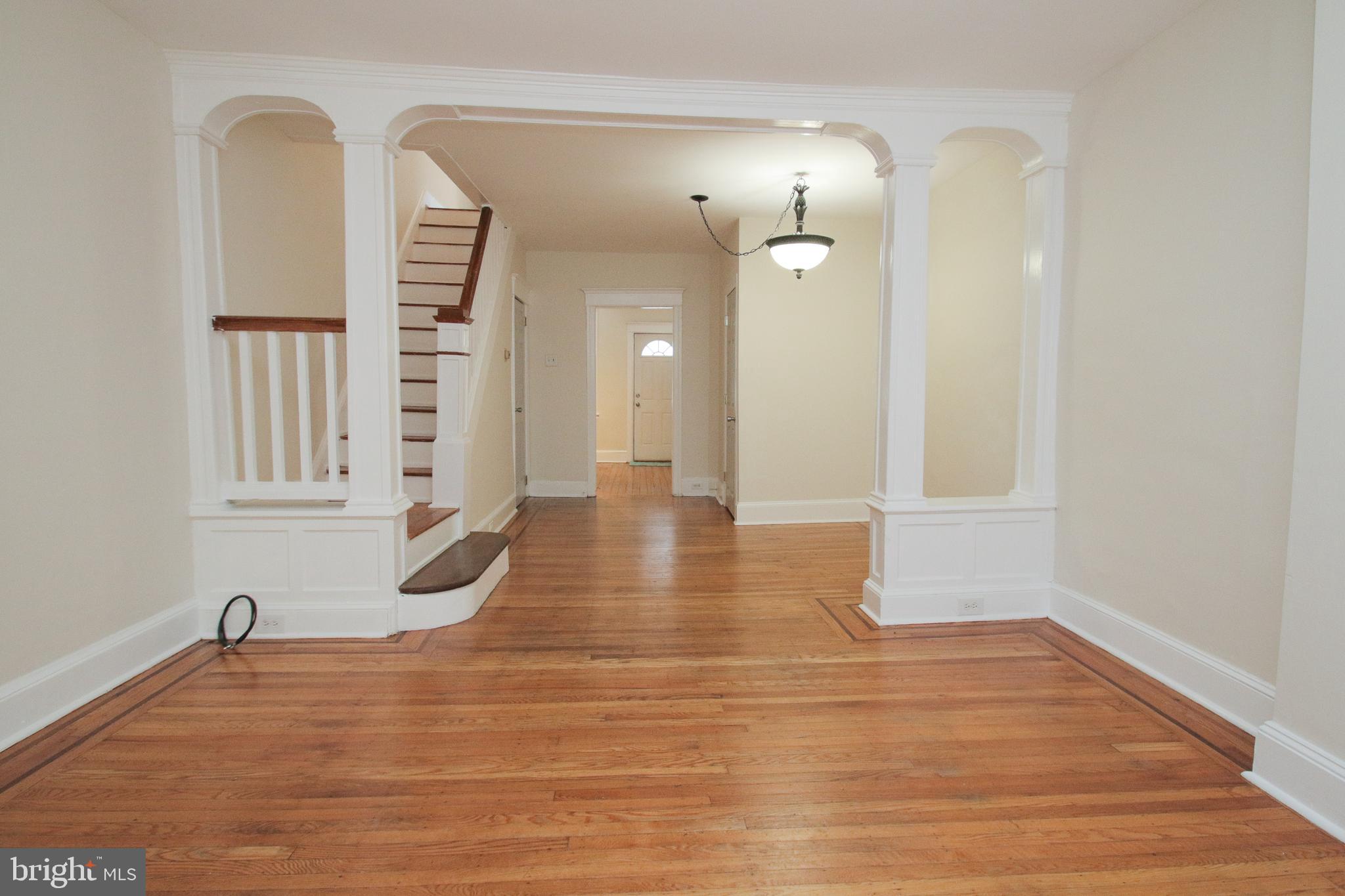 405 Tree Street Philadelphia, PA 19148 - Photo 5 of 28 Front door entery