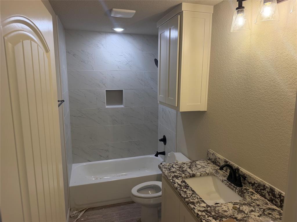 176 Altom Road Springtown, TX 76082 - Photo 4 of 6 Gallery Image 4