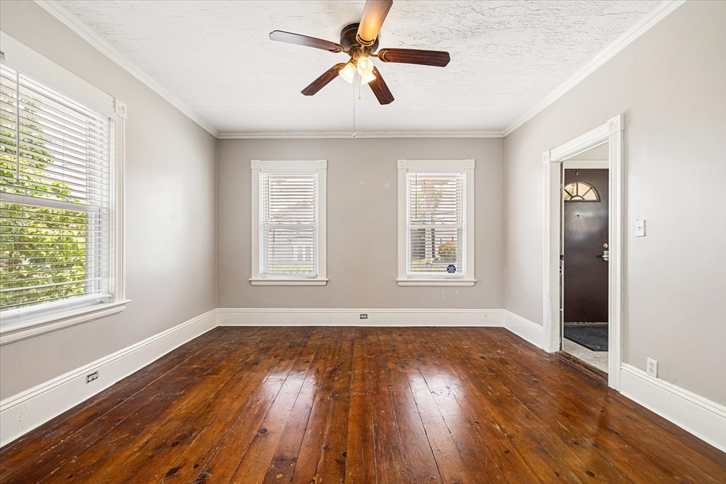 30 Whipple Street Worcester, MA 01607 - Photo 4 of 42 Gallery Image 4