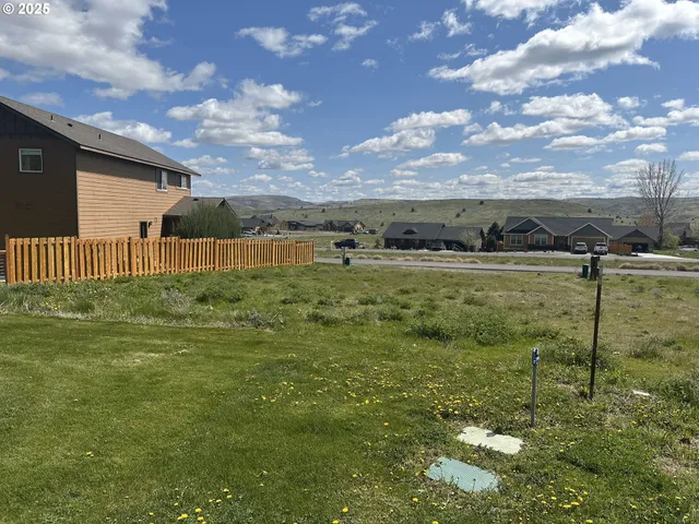 $27,500 | 419 Little Lake Road, Maupin, OR 97037